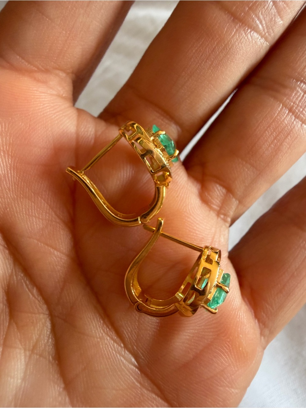 NEW 14K Yellow Gold Natural Emerald & Diamond Earrings – Certified - Picture 4 of 9